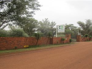 4 Bed Townhouse in Vanderbijlpark Central