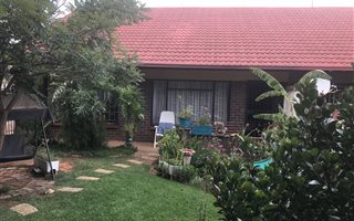 2 Bedroom Townhouse in Meiringspark