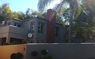 3 Bedroom House in Waterkloof Ridge