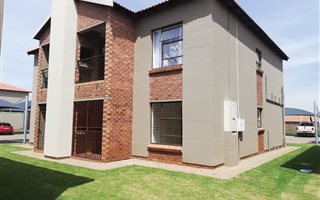 2 Bedroom Townhouse in Bonaero Park
