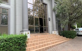 98 m² Commercial space in Fourways