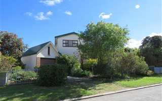 4 Bedroom House in Stanford
