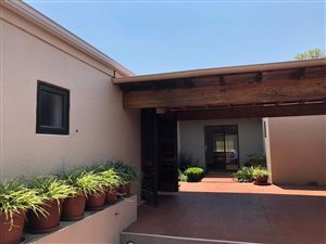 380 m² Commercial space in Parkmore