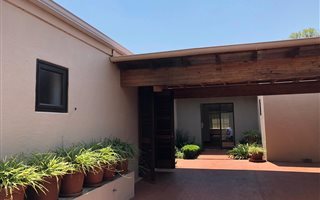 380 m² Commercial space in Parkmore