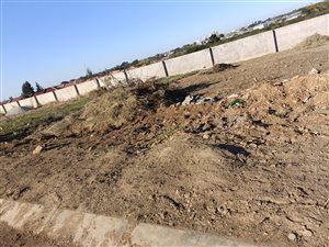 305 m² Land available in Mahlasedi Park