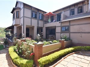 4 Bed House in Bronberg