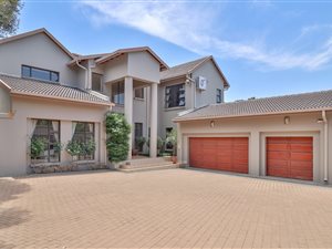 5 Bed House in Oaklands