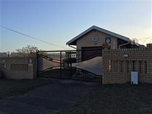3 Bed House in Newlands West