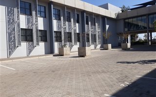 139 m² Commercial space in Silver Lakes