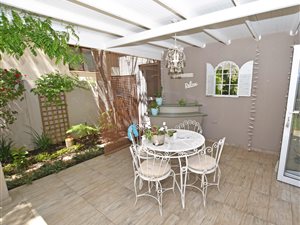 2 Bed House in Cedar Lakes