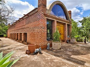 5.5 ha Farm in Hartbeesfontein