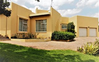 4 Bedroom House in Florida Hills