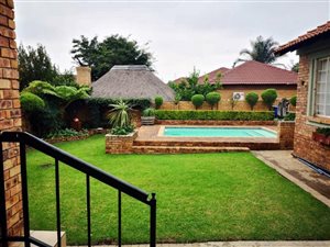 3 Bed Duet in Thatchfield