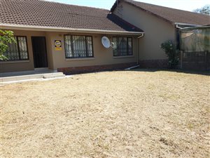 3 Bed Apartment in Veld En Vlei