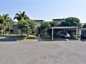 2 Bed Apartment in Palm Lakes Estate