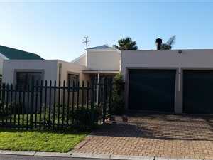 3 Bed House in The Crest