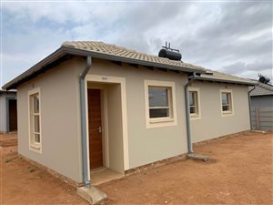 3 Bed House in Clayville