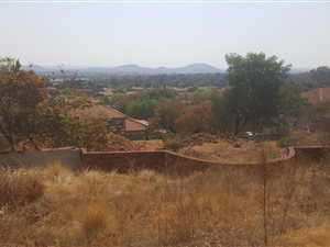 1069 m² Land available in Ninapark