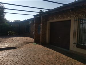 450 m² Commercial space in East Lynne