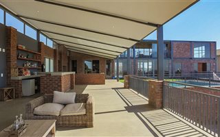 6 Bedroom House in Waterkloof