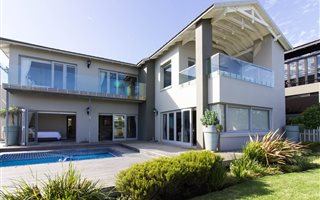 4 Bedroom House in Oubaai and surrounds