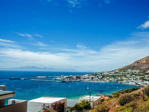 358 m² Land available in Simons Town