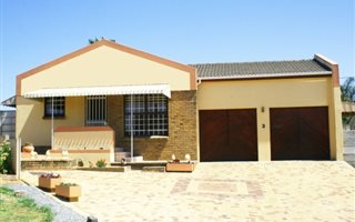 2 Bedroom House in Morgenster