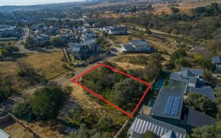 930 m² Land available in Helderfontein Estate