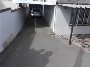 2 Bedroom House in KwaMashu