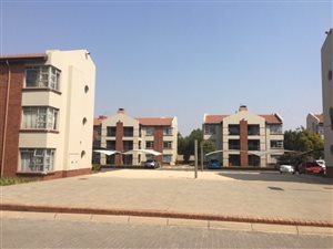 3 Bed Apartment in Ravenswood
