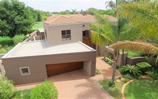 3 Bedroom House in Silver Lakes Golf Estate