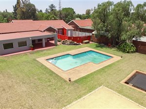 3 Bed House in Daggafontein