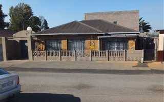 2 Bedroom House in Newlands