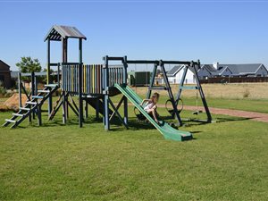 799 m² Land available in Van Der Hoff Park
