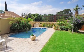 4 Bedroom Townhouse in Bedford Park