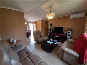 4 Bed House in Panorama Gardens
