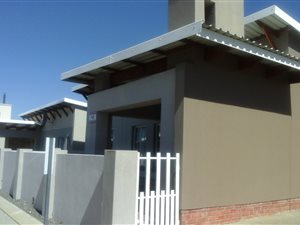 3 Bed Townhouse in Waterval East