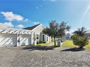 4 Bed House in Zevenzicht