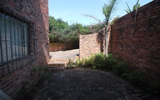 1 Bedroom House in West Bank