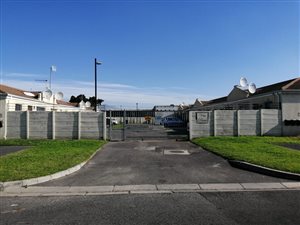 2 Bed Townhouse in Parow Valley