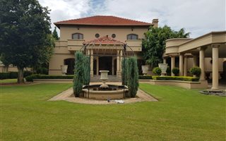 7 Bedroom House in Waterkloof
