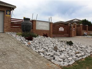 350 m² Land available in Kamma Heights