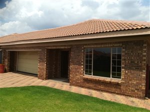 3 Bed Duet in Aerorand