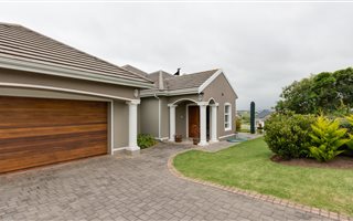 3 Bedroom House in Kingswood Golf Estate