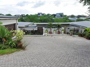 4 Bed House in Palm Lakes Estate