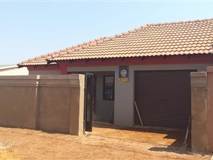 3 Bed House in Protea Glen