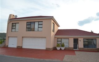 3 Bedroom House in Diaz Beach