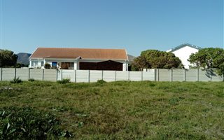 509 m² Land available in Perlemoenbaai