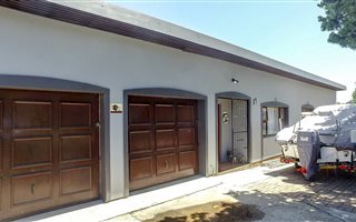 3 Bedroom House in Old Place