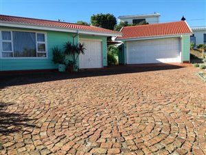 5 Bed House in Dana Bay